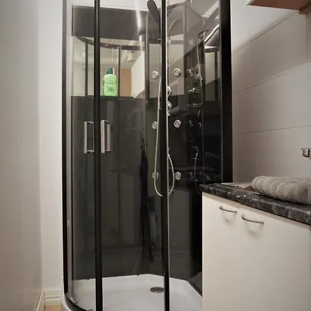 Lägenhet With Jacuzzi & Aircondition *